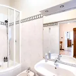 Appartamento Vintage Charm & Color, And Spacious *