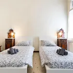 Vintage Charm & Color, And Spacious Appartamento
