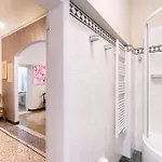 Vintage Charm & Color, And Spacious Appartamento Venezia