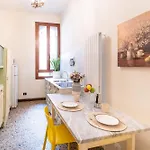 Vintage Charm & Color, And Spacious Appartamento Venezia