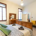 Appartamento Vintage Charm & Color, And Spacious