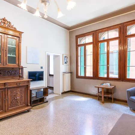 Vintage Charm & Color, And Spacious * البندقية