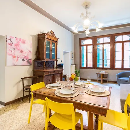 Vintage Charm & Color, And Spacious * البندقية