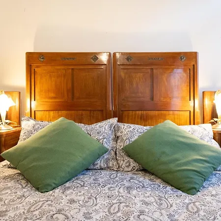 Vintage Charm & Color, And Spacious شقة البندقية