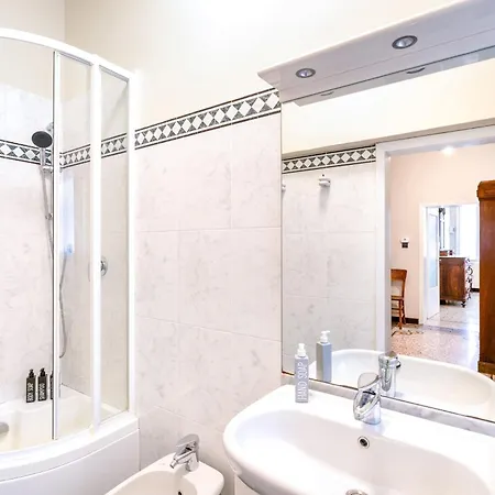 شقة Vintage Charm & Color, And Spacious *