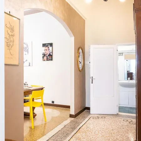 Vintage Charm & Color, And Spacious شقة *