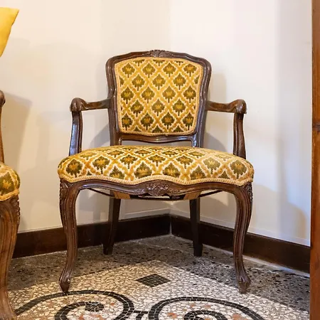 Vintage Charm & Color, And Spacious 베니스