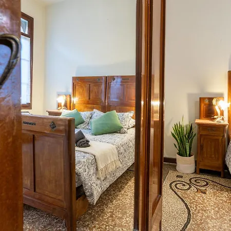 Vintage Charm & Color, And Spacious * البندقية
