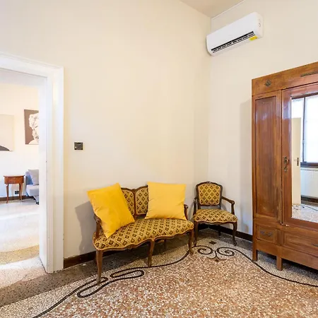 Vintage Charm & Color, And Spacious * البندقية