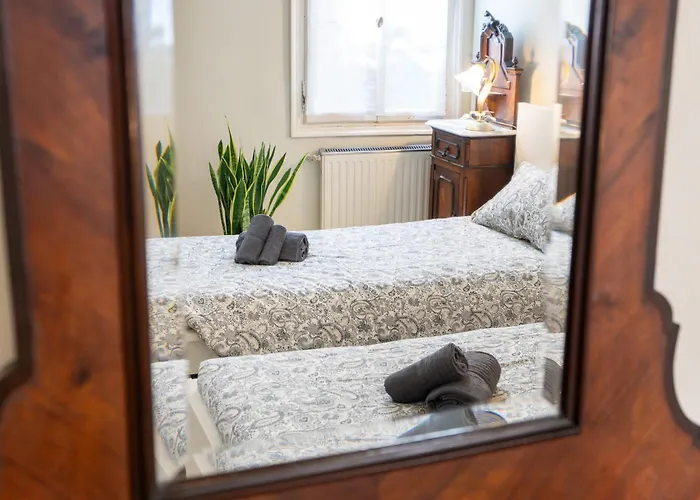 Vintage Charm & Color, And Spacious * Venedik