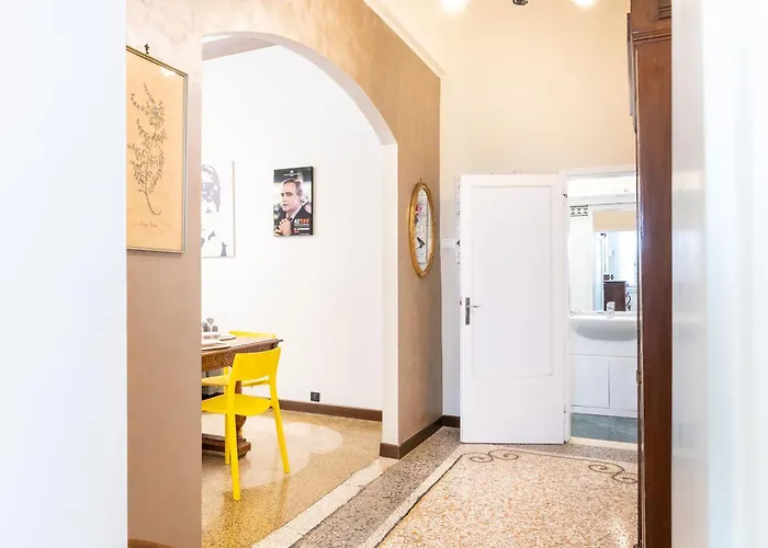 Vintage Charm & Color, And Spacious Daire *