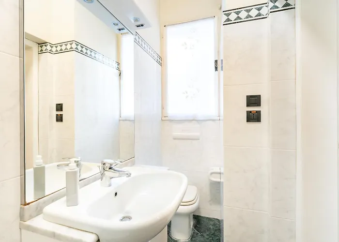 Daire Vintage Charm & Color, And Spacious