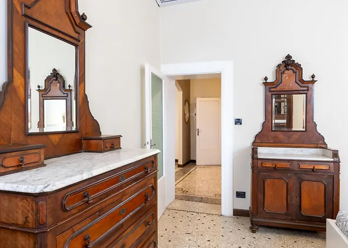 Vintage Charm & Color, And Spacious * Venedik