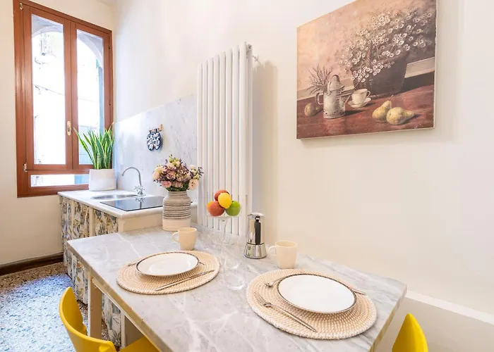 Vintage Charm & Color, And Spacious Daire